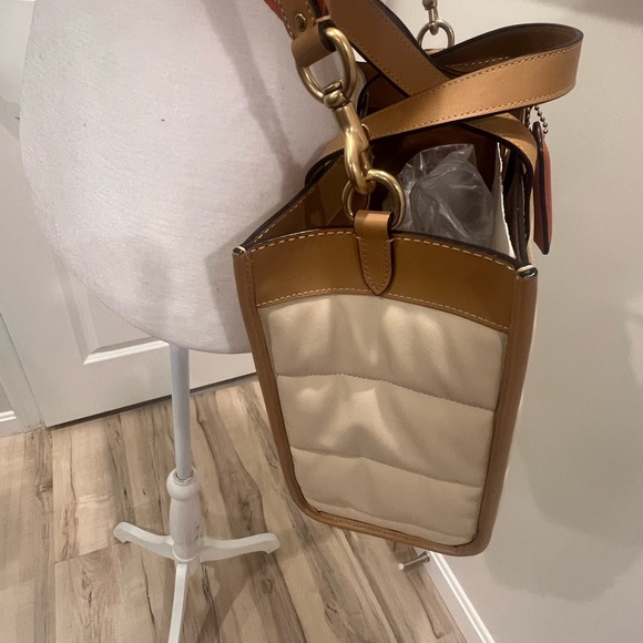 NWT Coach Quilted Large Field Tote - Picture 5 of 16